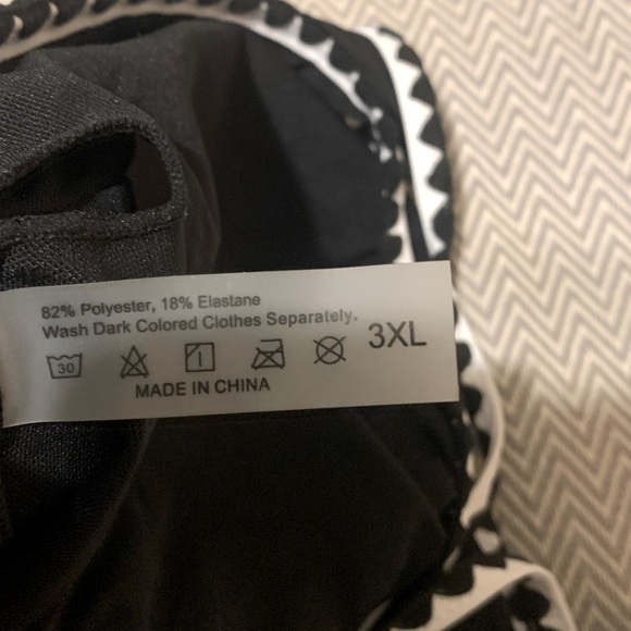 NWT. SHEIN one piece swimsuit. Black with white trim. Criss-cross back straps. - Picture 5 of 5